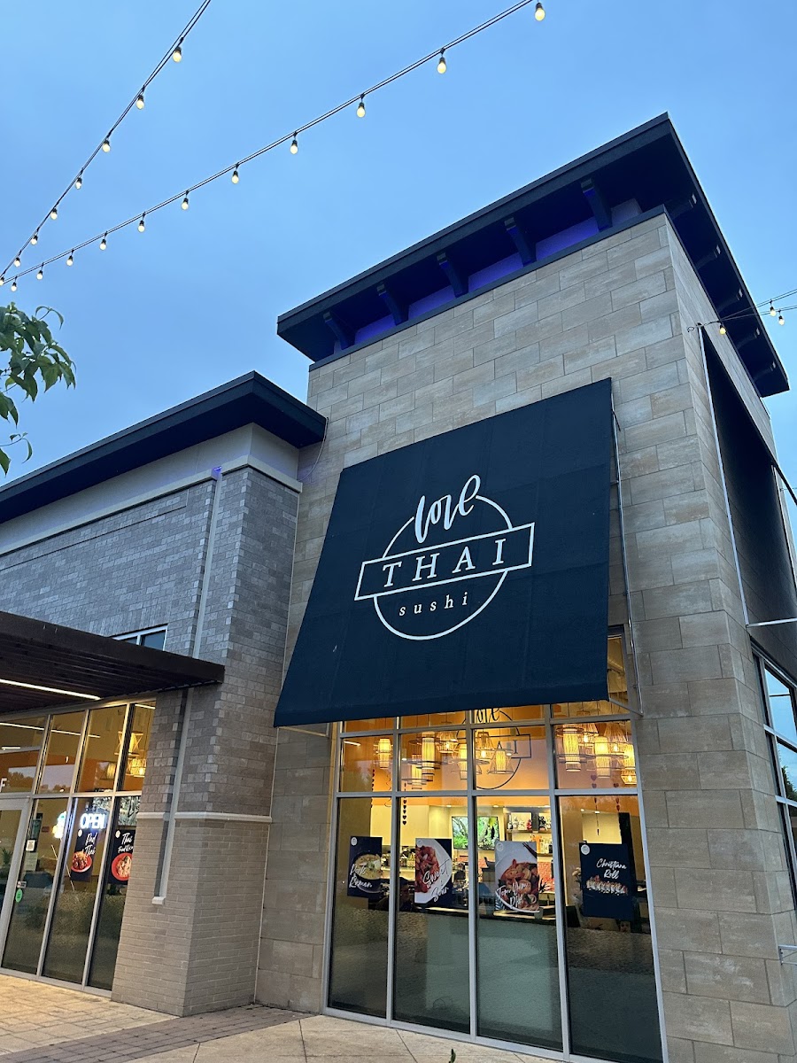 Love Thai Sushi At The Fountains